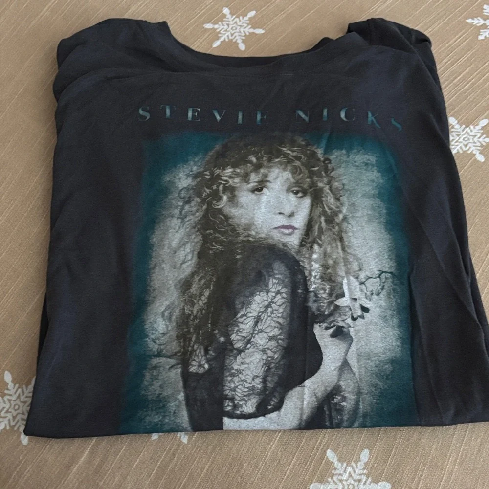 Torrid Stevie Nicks Graphic T-Shirt - Picture 1 of 1